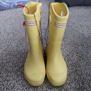 Hunter X Target youth boots in yellow
Limited Collab
Exclusive